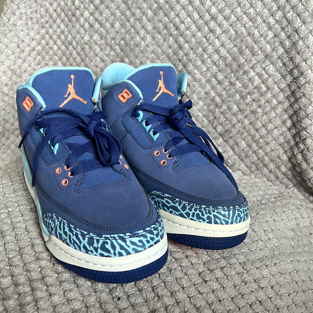 Brand new never worn size youth 7 1/2 Jordan’s